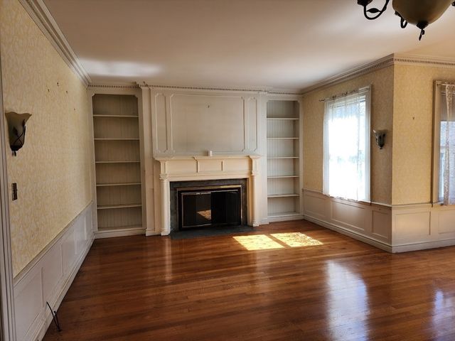 31 Buena Vista Plz, Springfield, MA 01108