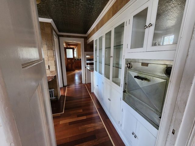 31 Buena Vista Plz, Springfield, MA 01108