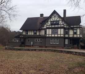 31 Buena Vista Plz, Springfield, MA 01108