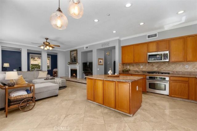 35 Edmonton Way, Rancho Santa Margarita, CA 92688