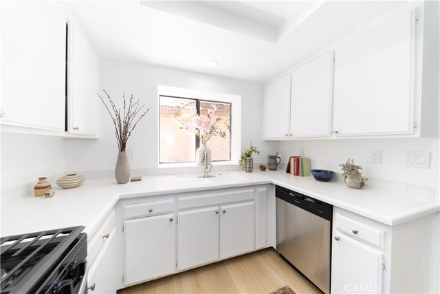 4365 Mclaughlin 4, Los Angeles, CA 90066