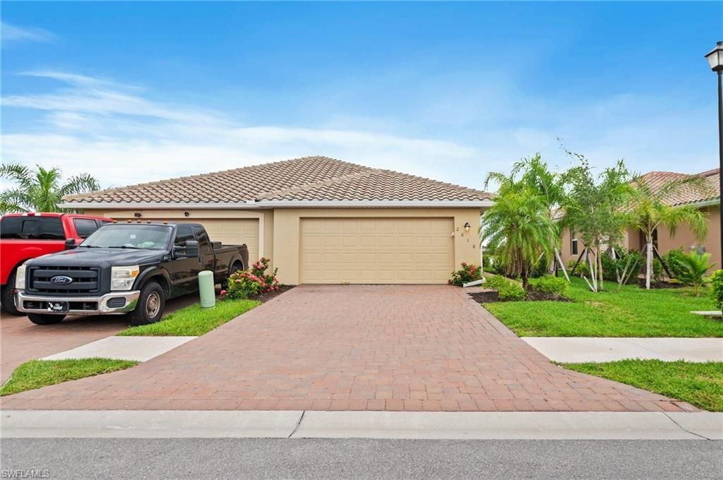 2616 Vine AVE, Naples, FL 34120