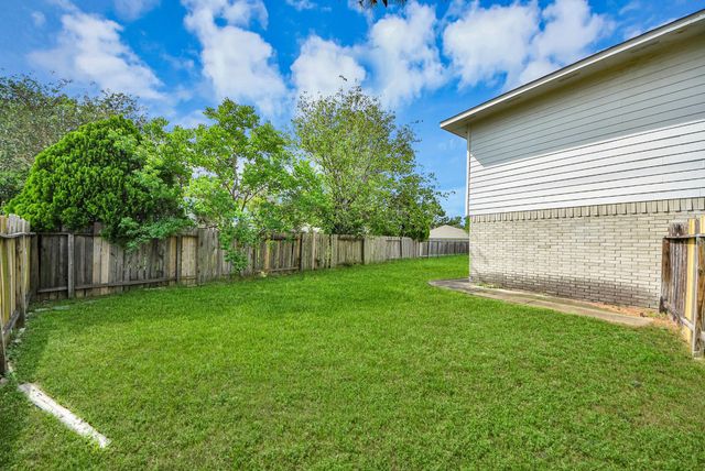 10003 Dakota Ridge Court, Houston, TX 77095