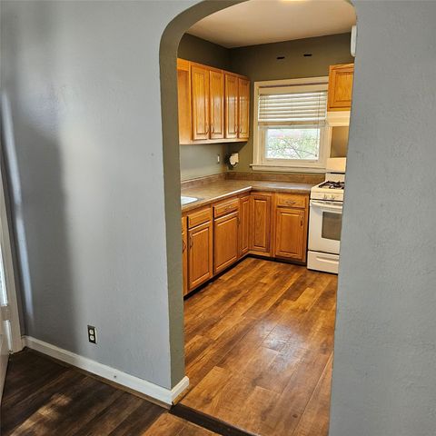 359 15th Avenue SW, Cedar Rapids, IA 52404
