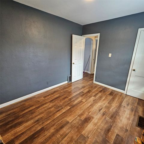 359 15th Avenue SW, Cedar Rapids, IA 52404