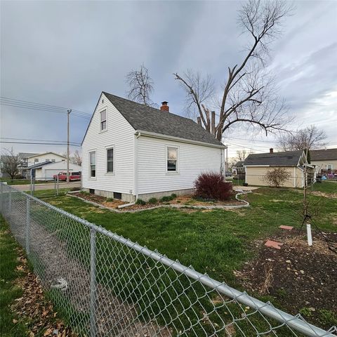 359 15th Avenue SW, Cedar Rapids, IA 52404