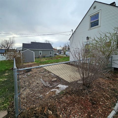359 15th Avenue SW, Cedar Rapids, IA 52404