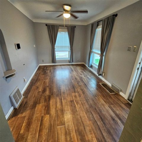 359 15th Avenue SW, Cedar Rapids, IA 52404