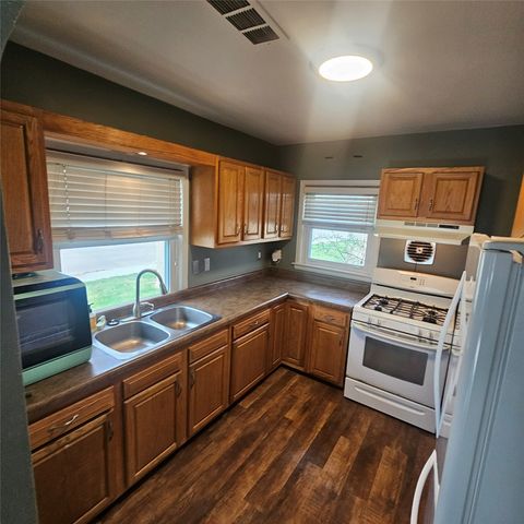 359 15th Avenue SW, Cedar Rapids, IA 52404