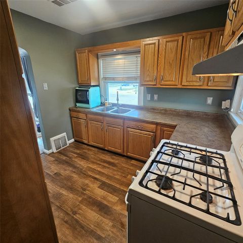 359 15th Avenue SW, Cedar Rapids, IA 52404
