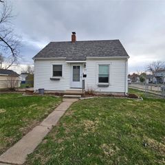 359 15th Avenue SW, Cedar Rapids, IA 52404
