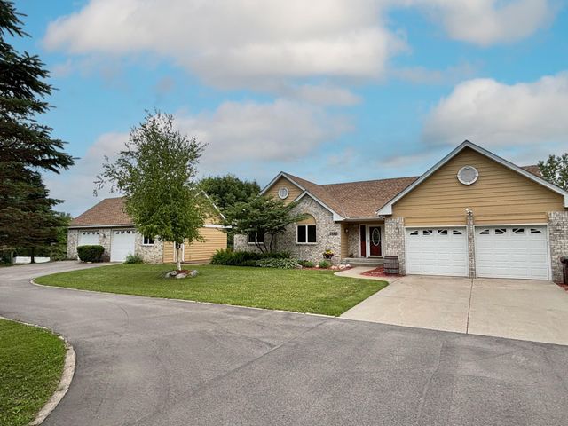 7645 84th Avenue N, Greenfield, MN 55373