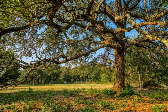 2745 Happy Hollow Road, Brenham, TX 77833