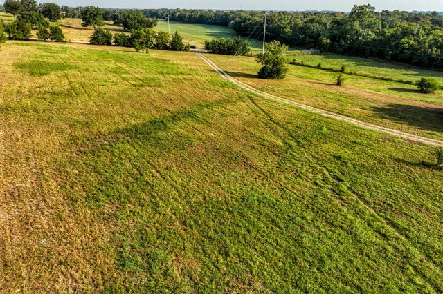2745 Happy Hollow Road, Brenham, TX 77833