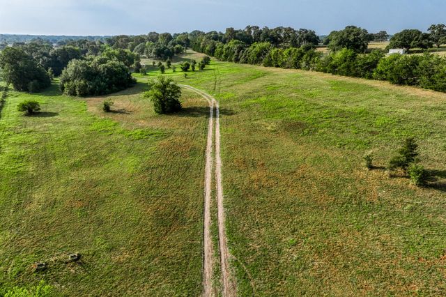 2745 Happy Hollow Road, Brenham, TX 77833