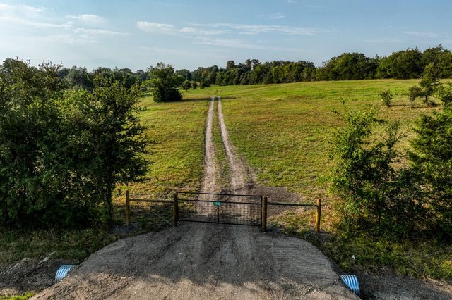 2745 Happy Hollow Road, Brenham, TX 77833