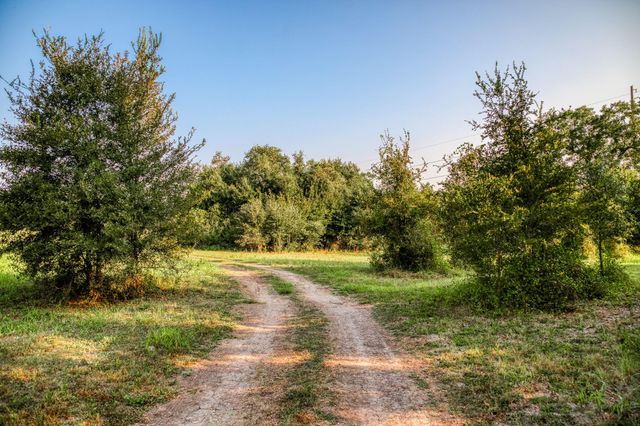 2745 Happy Hollow Road, Brenham, TX 77833