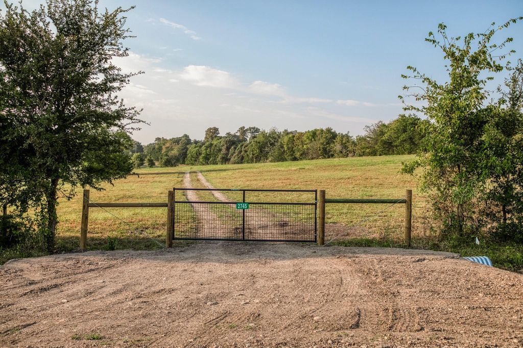 2745 Happy Hollow Road, Brenham, TX 77833
