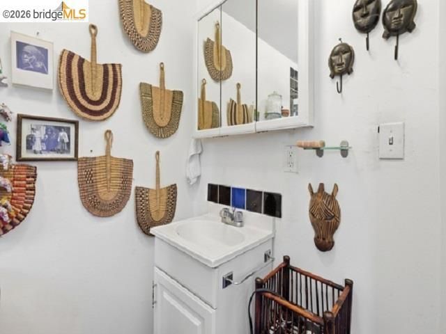 4105 Gregory St, Oakland, CA 94619