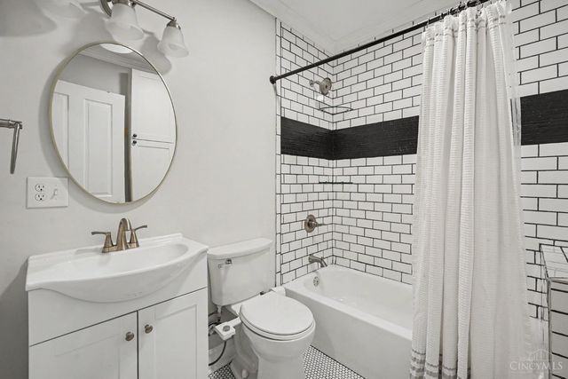 3133 Harvard Avenue, Cincinnati, OH 45207