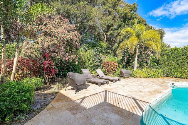 10893 Gleneagles Road, Boynton Beach, FL 33436