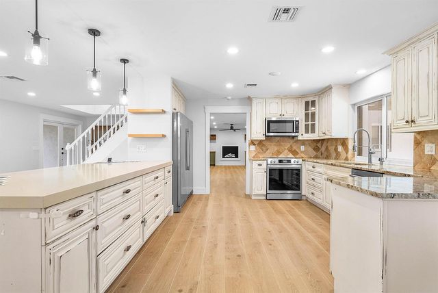 10893 Gleneagles Road, Boynton Beach, FL 33436