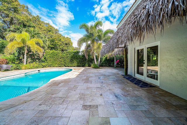 10893 Gleneagles Road, Boynton Beach, FL 33436