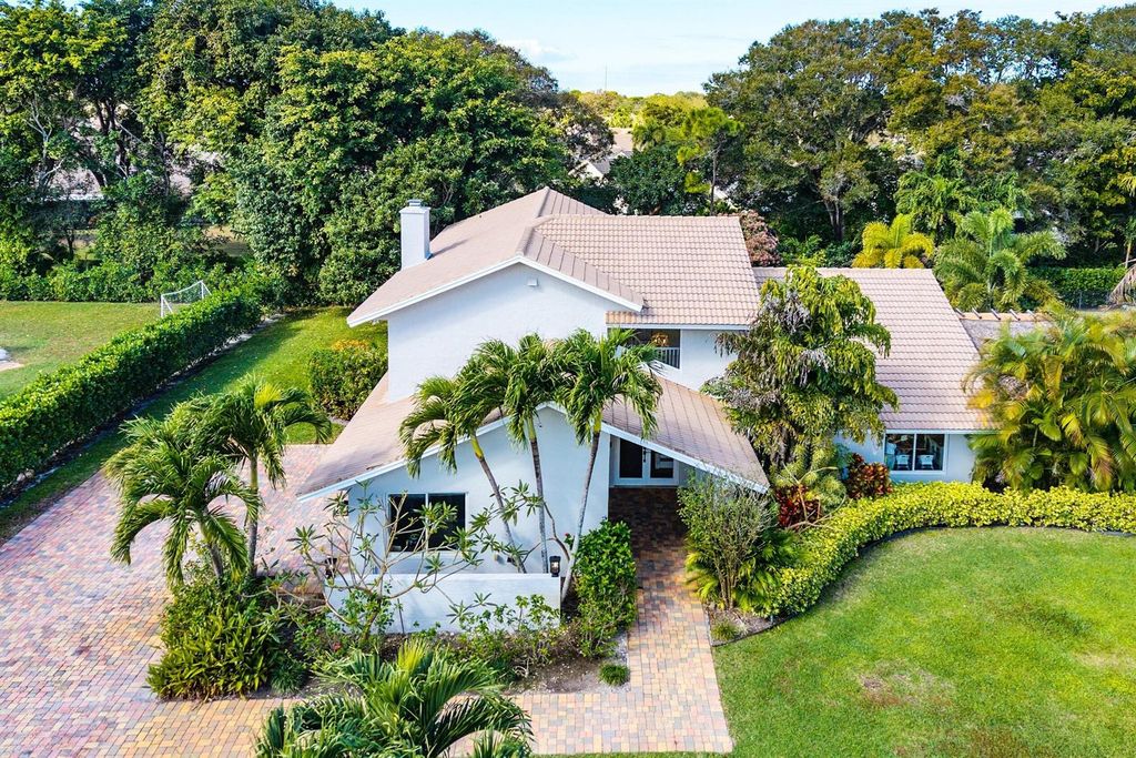 10893 Gleneagles Road, Boynton Beach, FL 33436