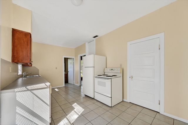 800 S Jefferson Street, Pilot Point, TX 76258