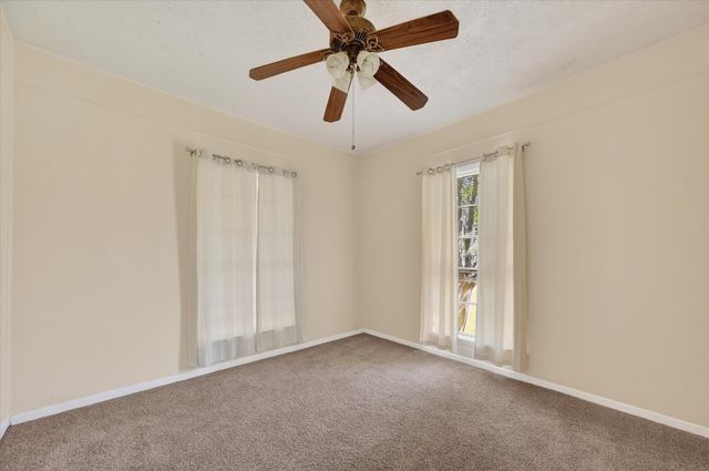 800 S Jefferson Street, Pilot Point, TX 76258