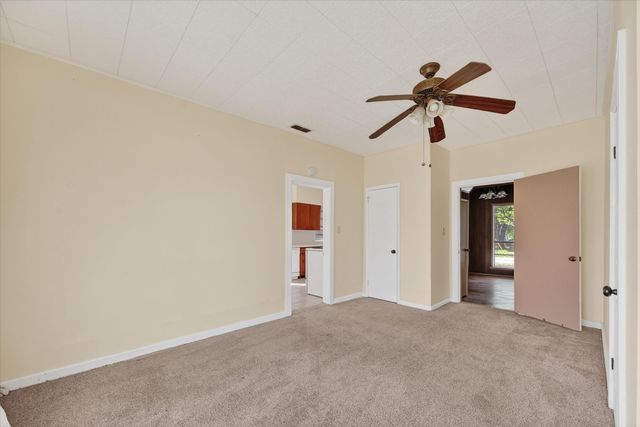 800 S Jefferson Street, Pilot Point, TX 76258