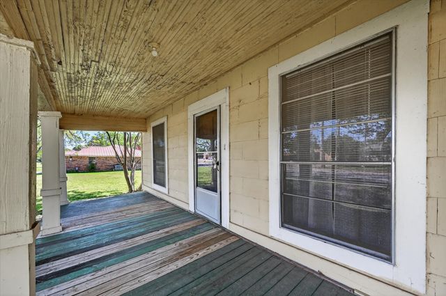 800 S Jefferson Street, Pilot Point, TX 76258