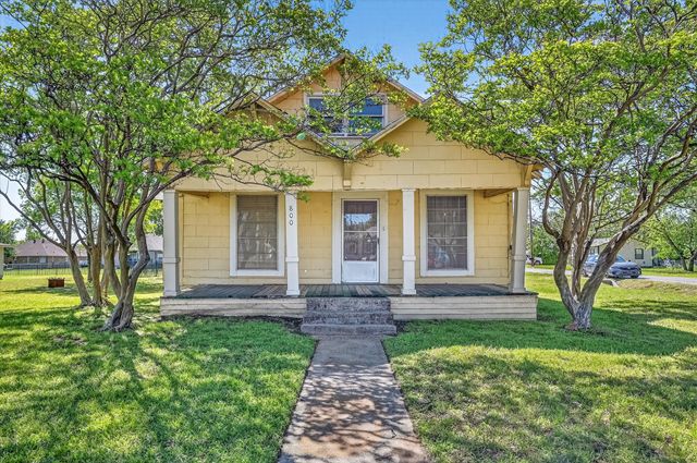 800 S Jefferson Street, Pilot Point, TX 76258