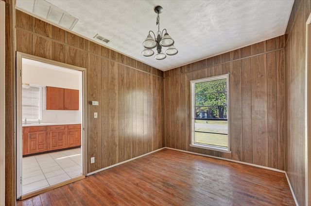 800 S Jefferson Street, Pilot Point, TX 76258