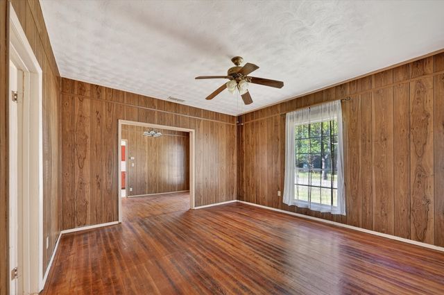 800 S Jefferson Street, Pilot Point, TX 76258