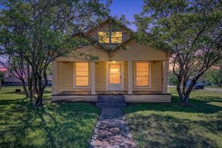 800 S Jefferson Street, Pilot Point, TX 76258
