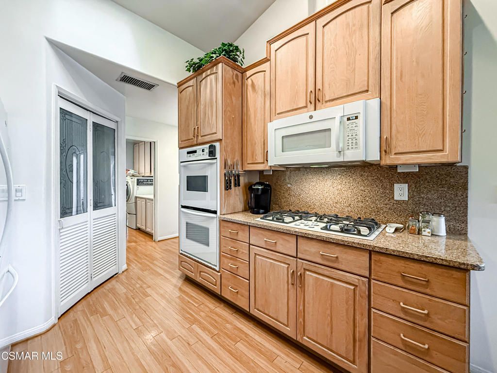 Image 13 of property listing at 2568 Northshore Lane, Westlake Village, CA 91361