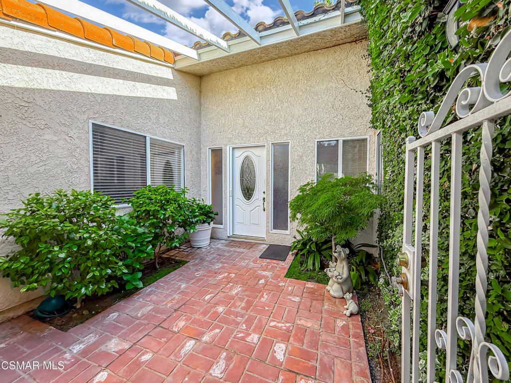 Image 5 of property listing at 2568 Northshore Lane, Westlake Village, CA 91361