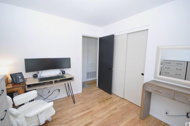 240 Longview Dr, Paducah, KY 42001