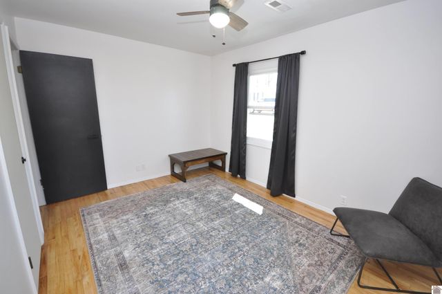 240 Longview Dr, Paducah, KY 42001