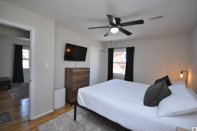 240 Longview Dr, Paducah, KY 42001