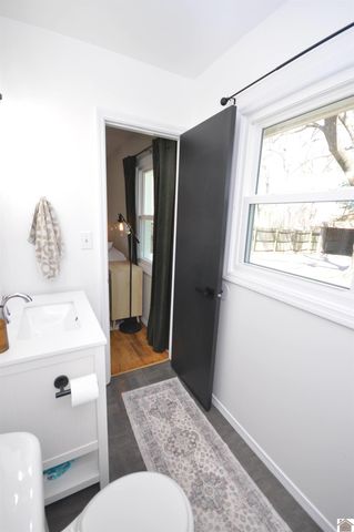 240 Longview Dr, Paducah, KY 42001