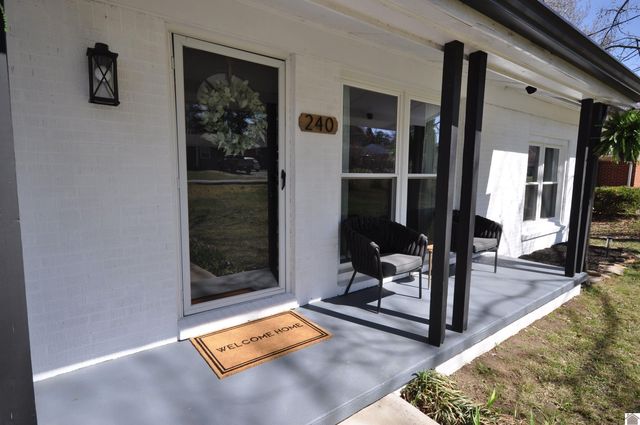 240 Longview Dr, Paducah, KY 42001