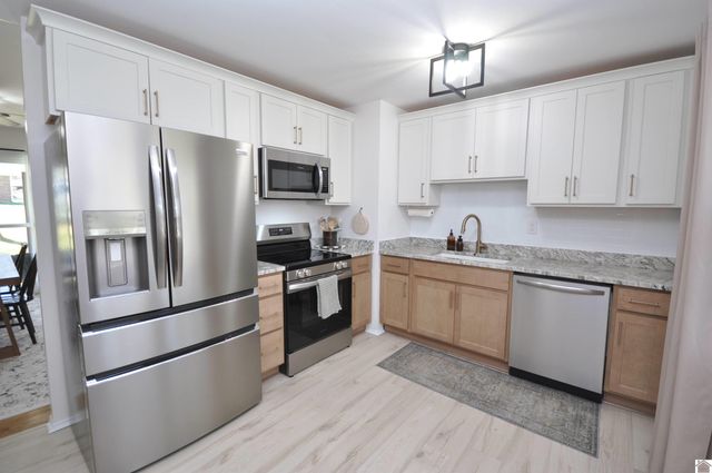 240 Longview Dr, Paducah, KY 42001