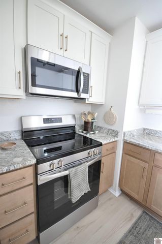 240 Longview Dr, Paducah, KY 42001