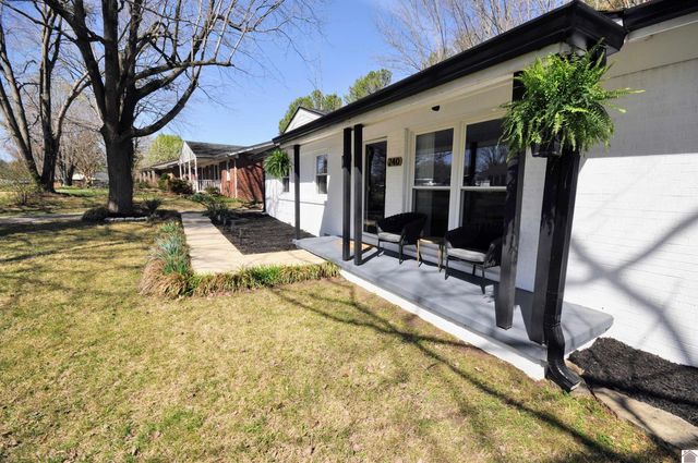 240 Longview Dr, Paducah, KY 42001