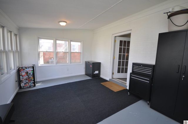 240 Longview Dr, Paducah, KY 42001