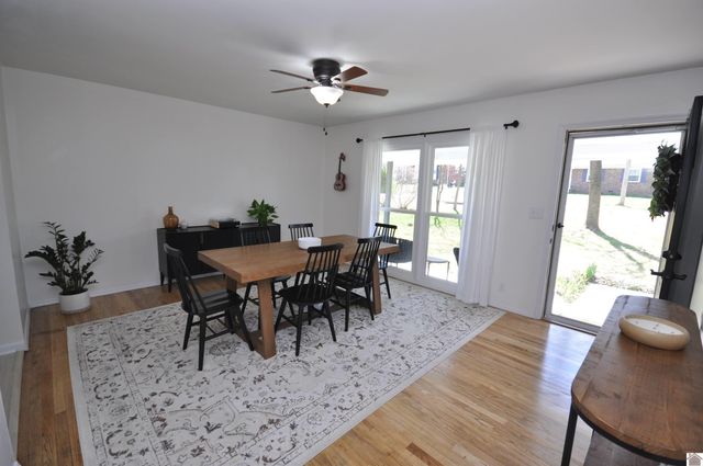 240 Longview Dr, Paducah, KY 42001