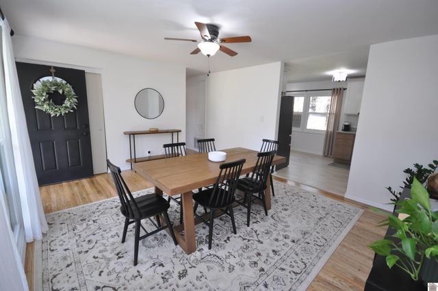 240 Longview Dr, Paducah, KY 42001