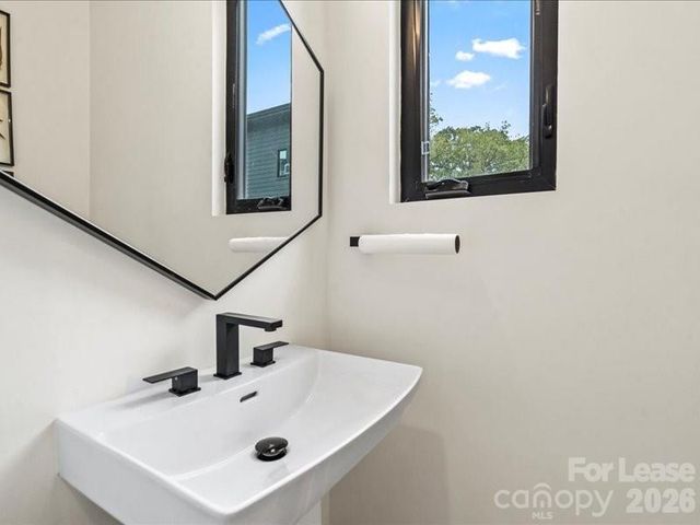 815 E 36th Street, Charlotte, NC 28205